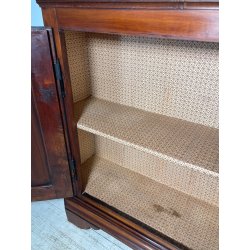 ANTICA CREDENZA SCANTONATA STRETTA LEGNO NOCE EPOCA 800 2 ANTE RIPIANI SERRATURA