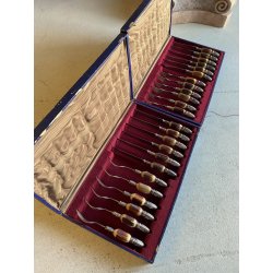 DUE SET POSATE VITTORIANE 12 pers Sanderson & Son Sheffield UK SILVERPLATED EPNS
