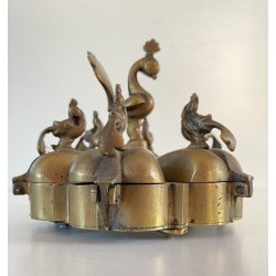 ANTICO CONTENITORE PORTA SPEZIE POLVERE kumkum INDIANO DECORO PAVONE OTTONE