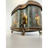ANTICO COFANETTO PORTAGIOIE SAGOMATO METALLO TESSUTO DECORO CHINOISERIE '800/900