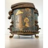 ANTICO COFANETTO PORTAGIOIE SAGOMATO METALLO TESSUTO DECORO CHINOISERIE '800/900
