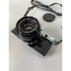 FOTOCAMERA REFLEX CANON AE-1 35mm OBIETTIVO FD 50 1:1,8 JAPAN '70