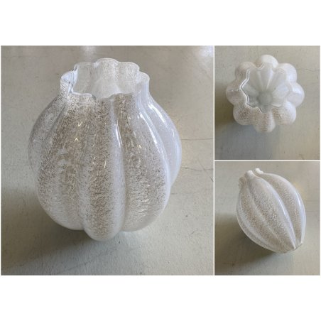 VASO VETRO MURANO COSTOLATO INCAMICIATO INCLUSIONI BIANCO OPALINO FOGLIA ARGENTO