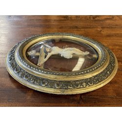 ANTICO CROCIFISSO TECA VETRO BOMBATO in CORNICE OVALE dorata CRISTO legno gesso