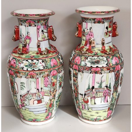 COPPIA ANTICO VASO CINESE FAMILLE ROSE PORCELLANA DIPINTO SCENA QUOTIDIANA FIORI