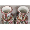 COPPIA ANTICO VASO CINESE FAMILLE ROSE PORCELLANA DIPINTO SCENA QUOTIDIANA FIORI