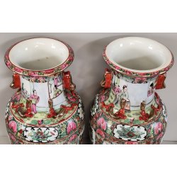 COPPIA ANTICO VASO CINESE FAMILLE ROSE PORCELLANA DIPINTO SCENA QUOTIDIANA FIORI