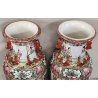 COPPIA ANTICO VASO CINESE FAMILLE ROSE PORCELLANA DIPINTO SCENA QUOTIDIANA FIORI
