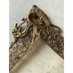 CORNICE DA PARETE SPECCHIERA BRONZO DORATO VITTORIANA ORNATA TRAFORATA 68x44cm