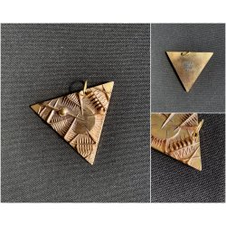 Arnaldo Pomodoro MEDAGLIA PENDENTE TRIANGOLARE BRONZO AMICA SANGEMINI 5x5cm '80