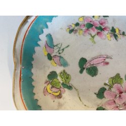 PIATTO DECORATIVO ALZATINA Famille Rose MOTIVO FARFALLE PEONIE CHINA XIX  ø17 cm