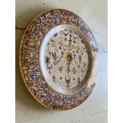 ANTICO PIATTO PARATA TERRACOTTA SMALTATA MAIOLICA "SCA" DECORO GROTTESCHE ø 47cm