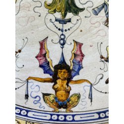 ANTICO PIATTO PARATA TERRACOTTA SMALTATA MAIOLICA "SCA" DECORO GROTTESCHE ø 47cm