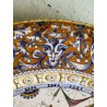 ANTICO PIATTO PARATA TERRACOTTA SMALTATA MAIOLICA "SCA" DECORO GROTTESCHE ø 47cm