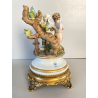 CERAMICA CAPODIMONTE Carpiè PORCELLANA BISCUIT ALLEGORIA SCULTURA PUTTO DANNI