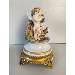 CERAMICA CAPODIMONTE Carpiè PORCELLANA BISCUIT ALLEGORIA SCULTURA PUTTO DANNI