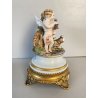 CERAMICA CAPODIMONTE Carpiè PORCELLANA BISCUIT ALLEGORIA SCULTURA PUTTO DANNI