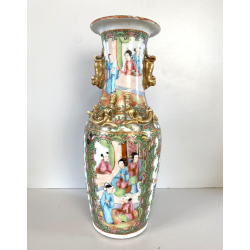 VASO PORCELLANA CINESE FAMILLE ROSE DECORO POLICROMO ISTORIATO PEONIE UCCELLI