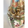 VASO PORCELLANA CINESE FAMILLE ROSE DECORO POLICROMO ISTORIATO PEONIE UCCELLI