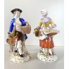 COPPIA STATUINE PORCELLANA CAPODIMONTE  FIGURE CACCIATORE VENDITRICE FRUTTA '900