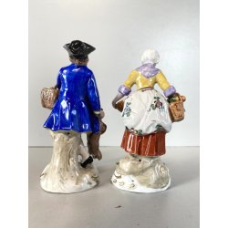 COPPIA STATUINE PORCELLANA CAPODIMONTE  FIGURE CACCIATORE VENDITRICE FRUTTA '900