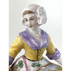 COPPIA STATUINE PORCELLANA CAPODIMONTE  FIGURE CACCIATORE VENDITRICE FRUTTA '900