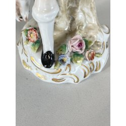 COPPIA STATUINE PORCELLANA CAPODIMONTE  FIGURE CACCIATORE VENDITRICE FRUTTA '900