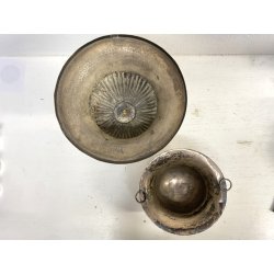 VASO COPPA FIORIERA CENTROTAVOLA METALLO ARGENTATO DECORO SBALZO BACELLATO H26cm