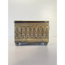 ANTICO SCRIGNA SCATOLA PORTAGIOIE CHIAVE OTTONE ARGENTATO DECORO SBALZO FINE 800