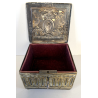 ANTICO SCRIGNA SCATOLA PORTAGIOIE CHIAVE OTTONE ARGENTATO DECORO SBALZO FINE 800