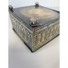 ANTICO SCRIGNA SCATOLA PORTAGIOIE CHIAVE OTTONE ARGENTATO DECORO SBALZO FINE 800