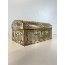 ANTICO SCRIGNO SCATOLA PORTAGIOIE CHIAVE METALLO ARGENTATO DECORO SBALZO 800/900