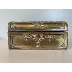 ANTICO SCRIGNO SCATOLA PORTAGIOIE CHIAVE METALLO ARGENTATO DECORO SBALZO 800/900