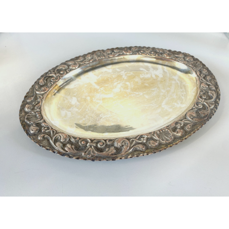 ANTICO VASSOIO OVALE METALLO ARGENTATO DECORO SBALZO RICCIOLI CONCHIGLIE XX sec.