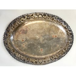 ANTICO VASSOIO OVALE METALLO ARGENTATO DECORO SBALZO RICCIOLI CONCHIGLIE XX sec.
