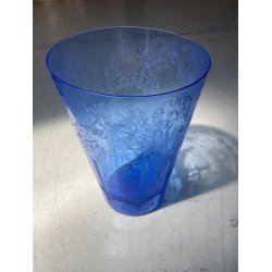 ANTICO VASO VETRO BLU DECORO INCISO MOLATO GIARDINO SEGRETO ART NOUVEAU 26 cm/h