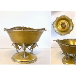 CENTROTAVOLA COPPA ALZATA OTTONE ARGENTATO TRE PIEDI AIRONI/GRU LIBERTY '800
