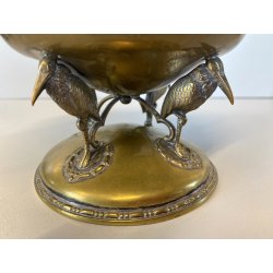 CENTROTAVOLA COPPA ALZATA OTTONE ARGENTATO TRE PIEDI AIRONI/GRU LIBERTY '800