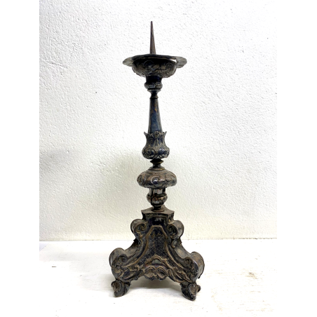 ANTICO TORCERE LAMIERINO SBALZATO ARGENTATO DECORO BAROCCO XVIII-XIX sec 48 cm/h