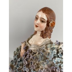 FIGURA STATUINA PORCELLANA F. Fabris DIPINTA POLICROMIA DAMA con BOUQUET FIORI