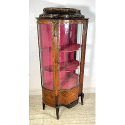 ANTICA VETRINA CRISTALLIERA LEGNO BRONZO INTARSIO ANTA STOFFA ROSSA EPOCA '900