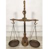 ANTICA BILANCIA VITTORIANA 2 PIATTI epoca 800 BRONZO DECORO DELFINI 8 PESI LIBRA