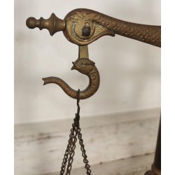 ANTICA BILANCIA VITTORIANA 2 PIATTI epoca 800 BRONZO DECORO DELFINI 8 PESI LIBRA