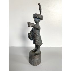 SCULTURA BRONZO Ivo Coljé FIGURA Haags Jantje N° 044  Volgelsang 21 cm/h  1981