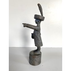 SCULTURA BRONZO Ivo Coljé FIGURA Haags Jantje N° 044  Volgelsang 21 cm/h  1981