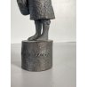 SCULTURA BRONZO Ivo Coljé FIGURA Haags Jantje N° 044  Volgelsang 21 cm/h  1981
