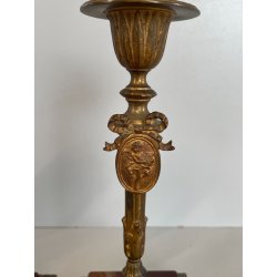 ANTICA COPPIA CANDELIERI PORTA CANDELA BRONZO DORATO ONICE 17h EPOCA '800 PUTTI