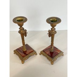 ANTICA COPPIA CANDELIERI PORTA CANDELA BRONZO DORATO ONICE 17h EPOCA '800 PUTTI