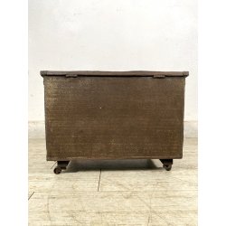 ANTICO BAULE PORTA-LEGNA ROTELLE LEGNO RAME SBALZATO DECORO VELIERI XIX sec UK