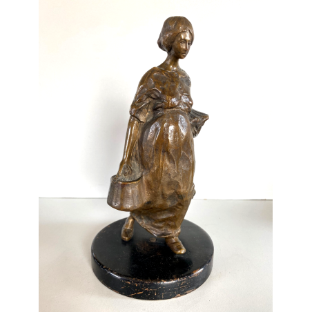 ANTICA SCULTURA in BRONZO ATTR. Enrico Marcello Zosi LAVANDAIA CONTADINA 23 cm/h